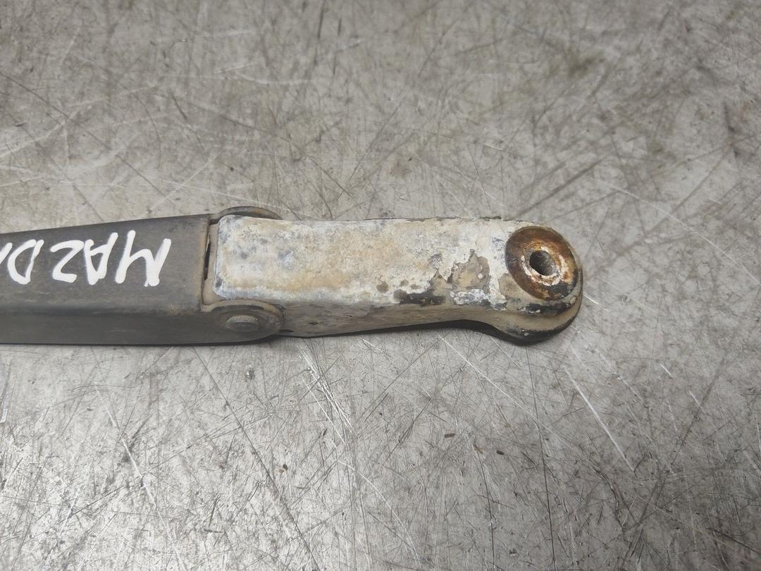 Щеткодержатель задний S3WGPI Mazda 626 купить с доставкой