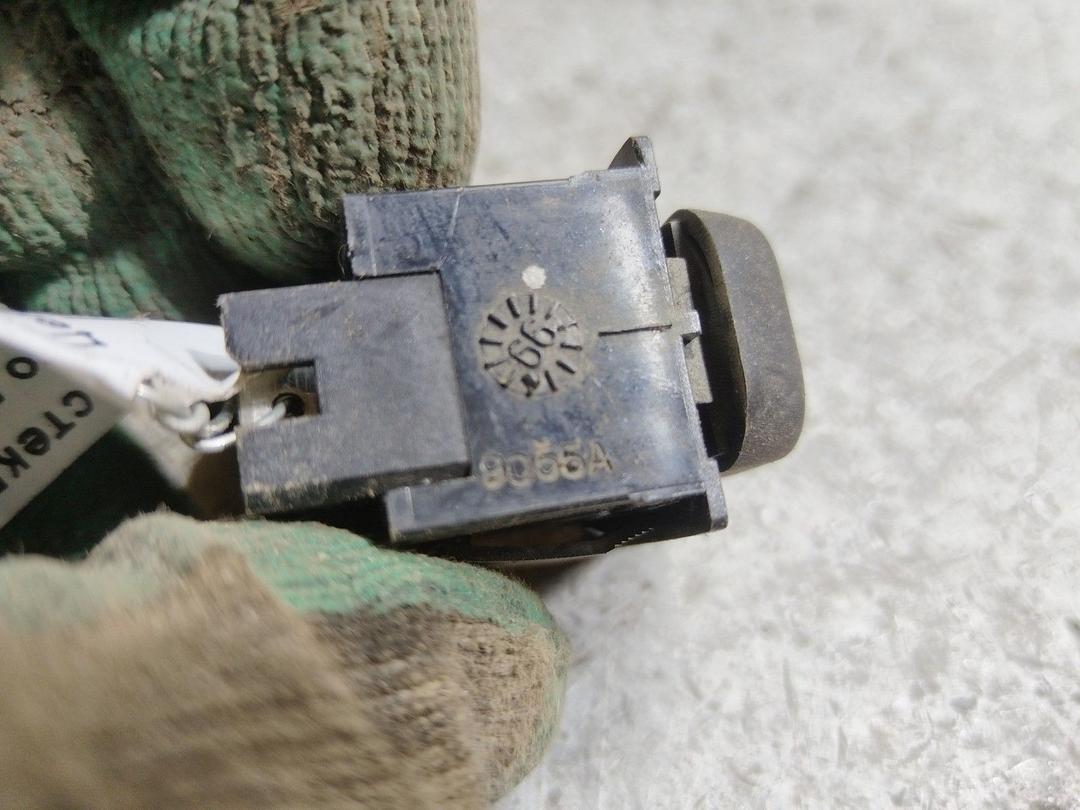 Кнопка стеклоподъемника заднего правого BH6DE3 Peugeot 607 купить на авторазборке