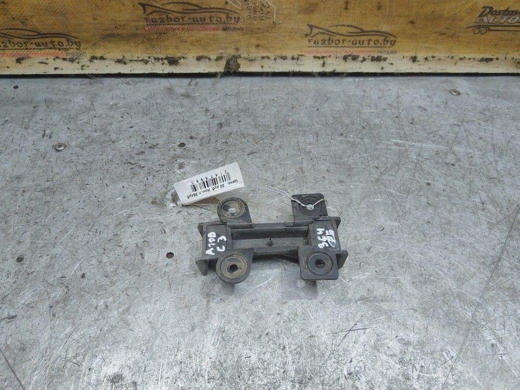 Кронштейн крепления бампера заднего YSFPO0 Audi 100 - Фото 3