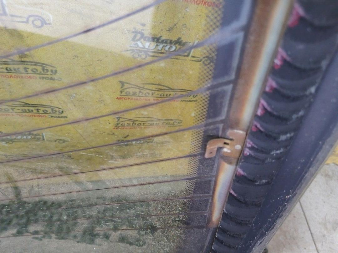 Стекло заднее 8LJ5Z2 Fiat  купить в магазине запчастей бу