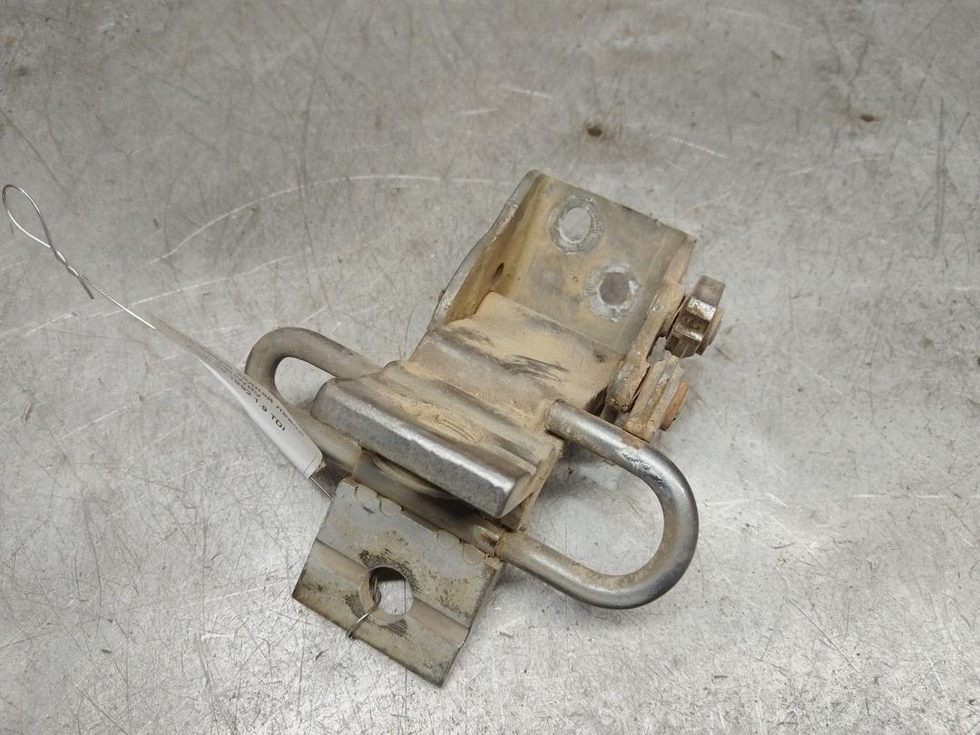 Петля двери задней левой Z6HWRV Audi 80 купить