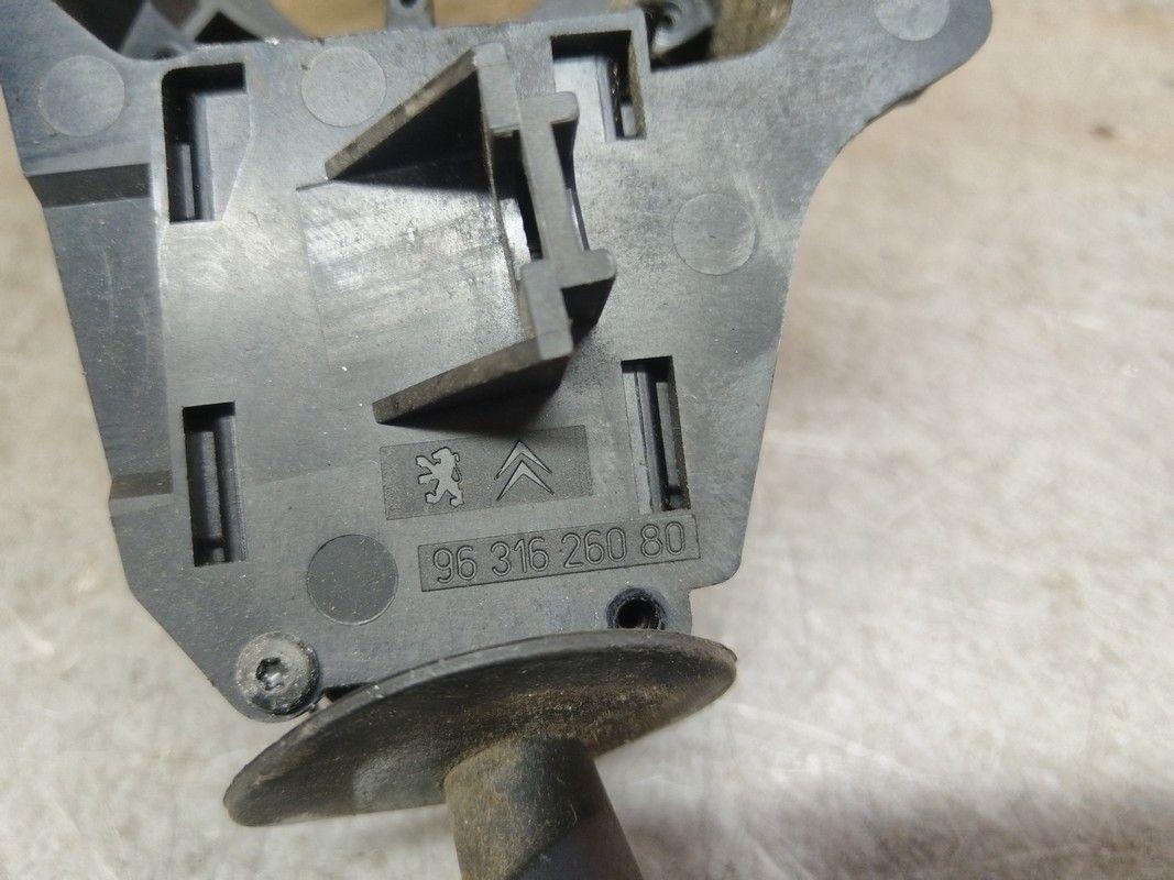 Переключатель подрулевой (стрекоза) 62R272 Peugeot 406 купить на авторазборке