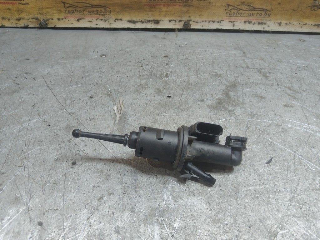 Цилиндр сцепления главный I6B7GG Volkswagen Jetta - Фото 1