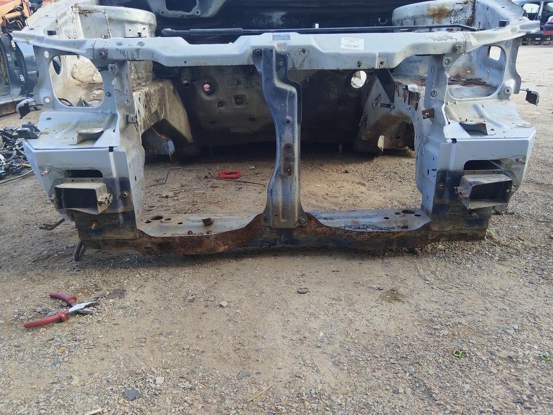 Передняя панель крепления облицовки (телевизор) BBTN39 Kia Carnival купить