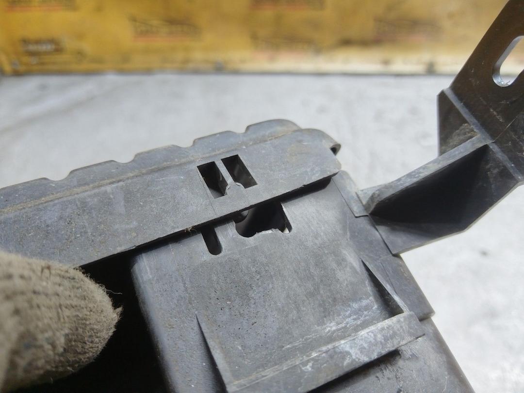 Короб предохранителей 7KDEDZ Peugeot 406 купить с доставкой. Огромный выбор запчастей и марок авто. У нас есть практически все.