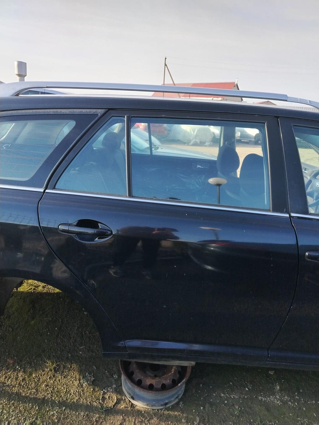 Петля двери задней правой 7RAW9W Toyota Avensis