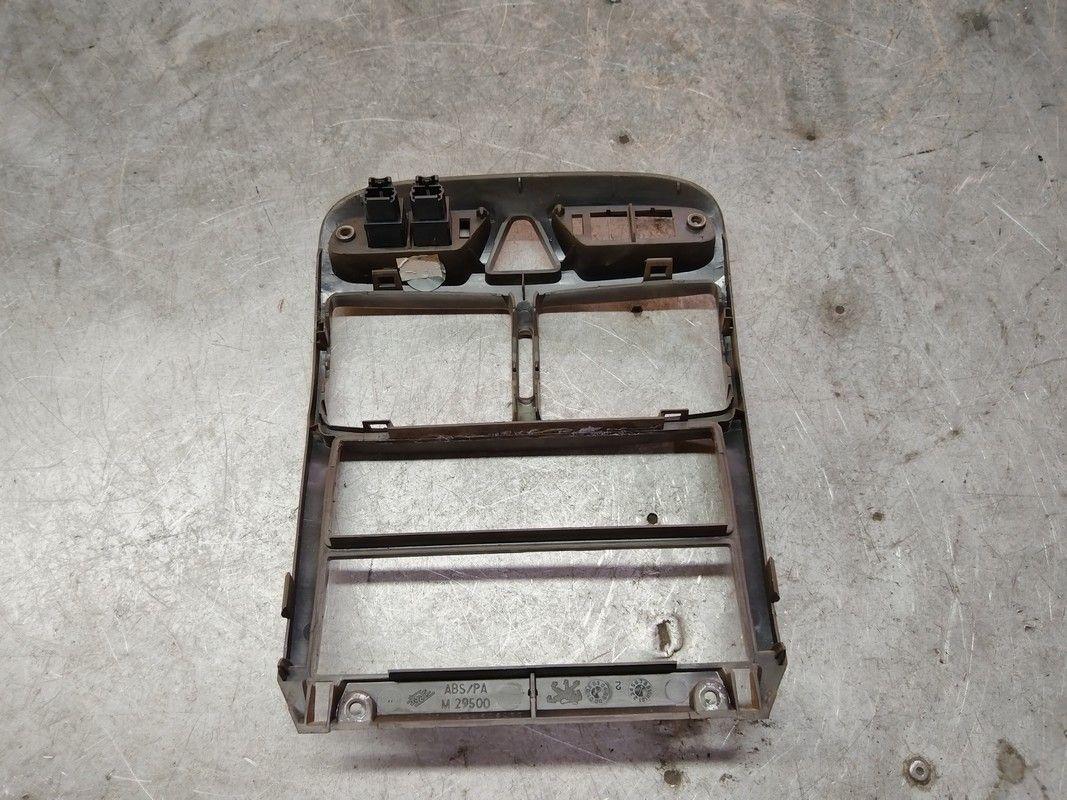 Рамка под магнитолу WZOK71 Peugeot 307 купить с доставкой