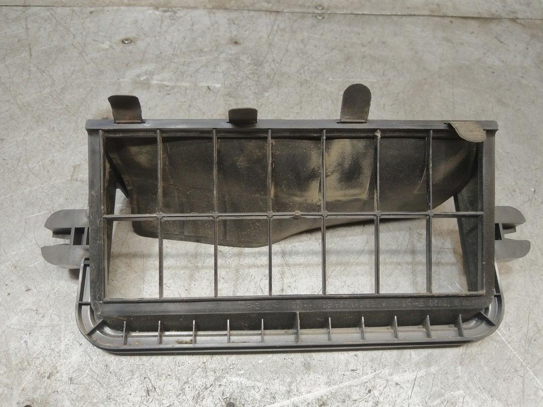 Решетка вентиляции кузова ITX04P Peugeot 406 купить с доставкой