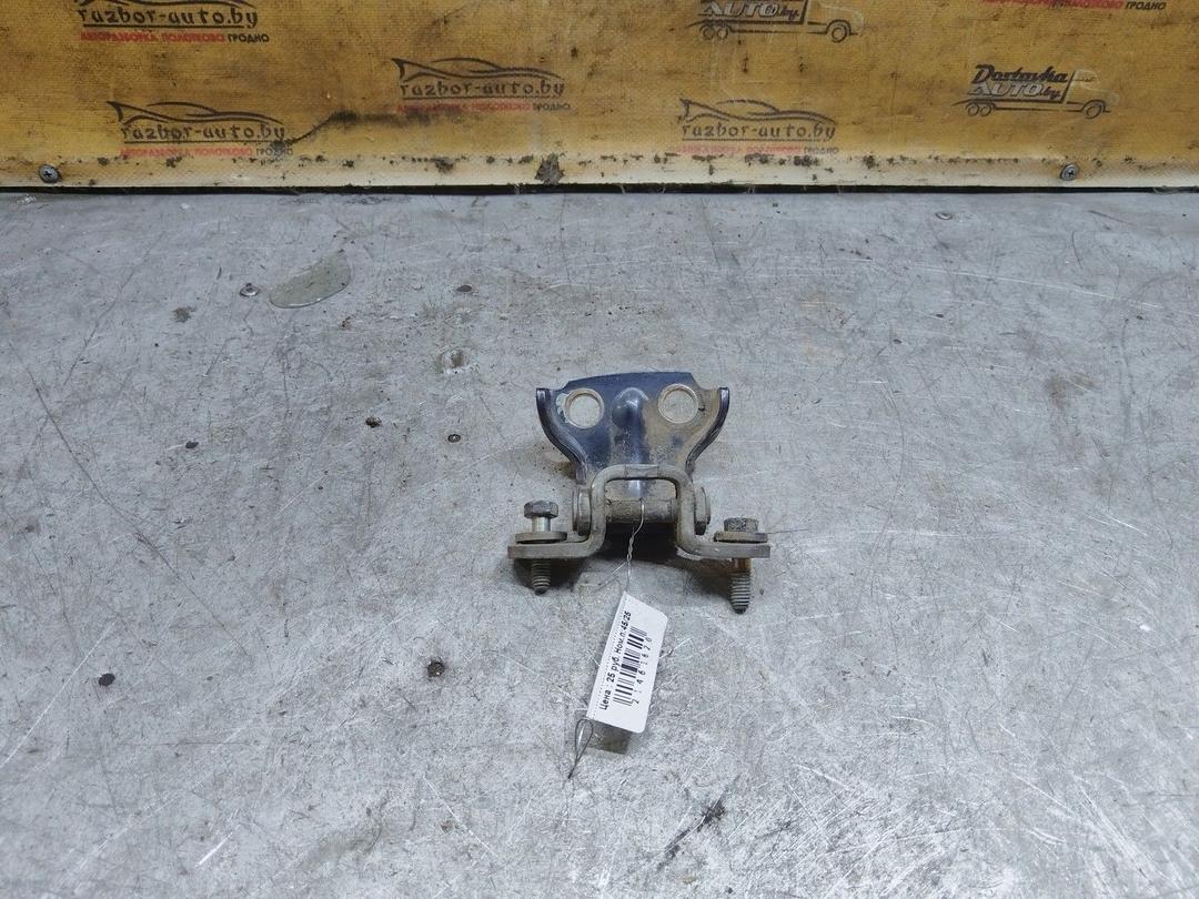 Петля двери задней правой LJYVYR Mitsubishi Carisma купить в магазине запчастей бу