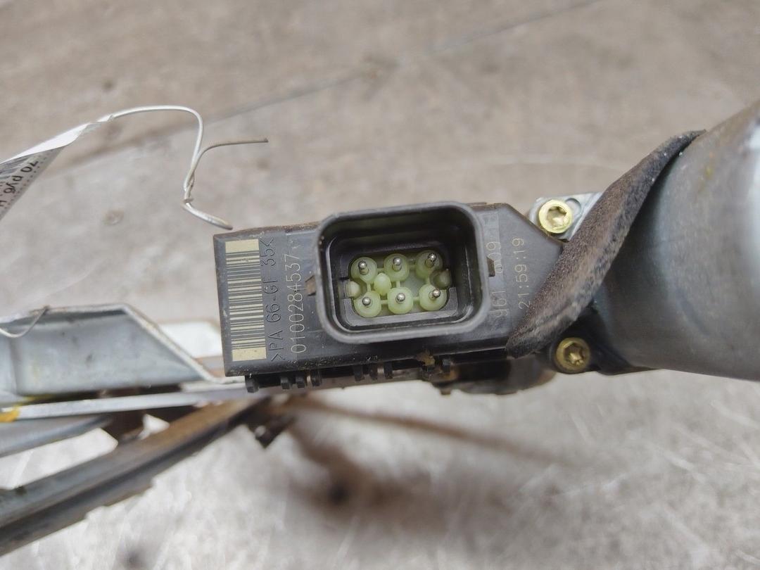 Стеклоподъемник электрический передний левый U7Y31N Opel Astra - Фото 4