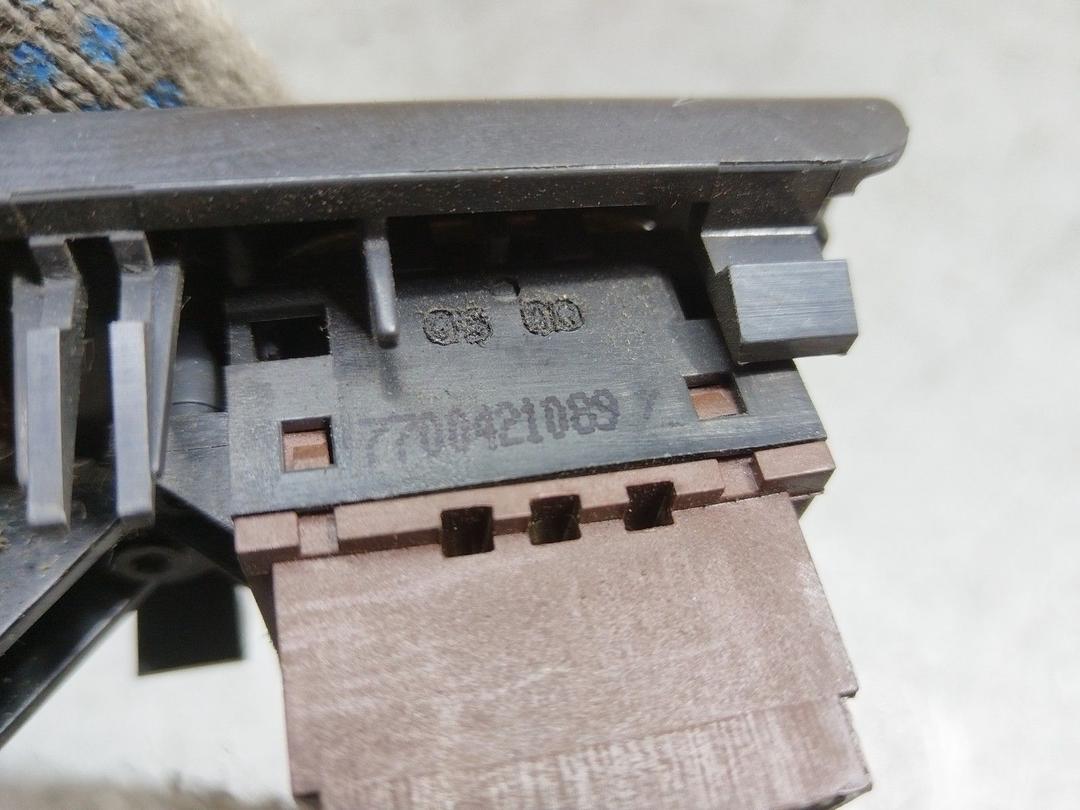 Кнопка аварийной сигнализации DDBY9K Renault Laguna - Фото 5