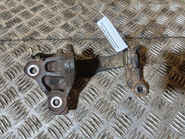 Кронштейн КПП M6DV2X Honda Accord - Фото 1