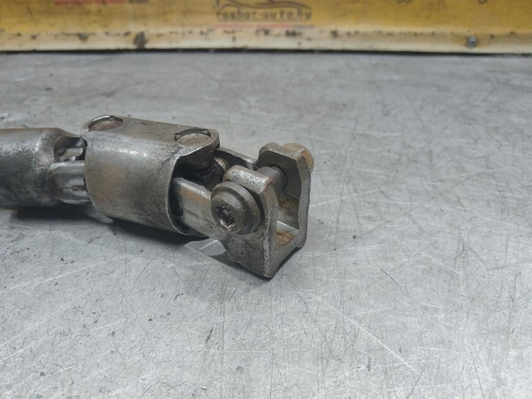 Рулевой карданчик U28BG6 Volkswagen Passat купить