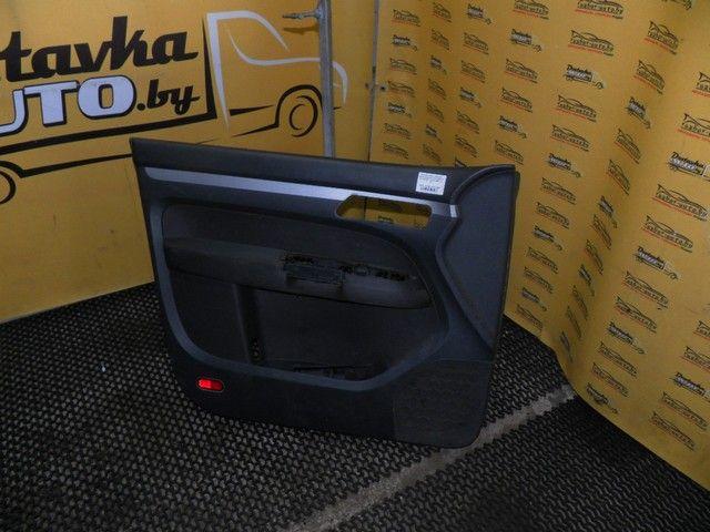 Обшивка двери передней левой (дверная карта) DI8N7V Volkswagen Touran