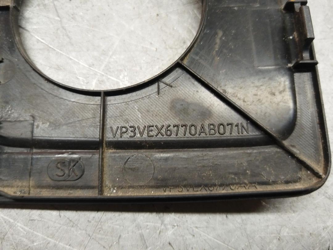 Рамка под магнитолу 43HGPC Volkswagen Caddy купить с доставкой