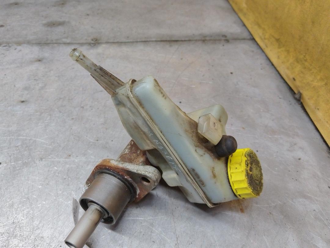 Цилиндр тормозной главный MGY5UO Volkswagen Passat купить в магазине запчастей бу