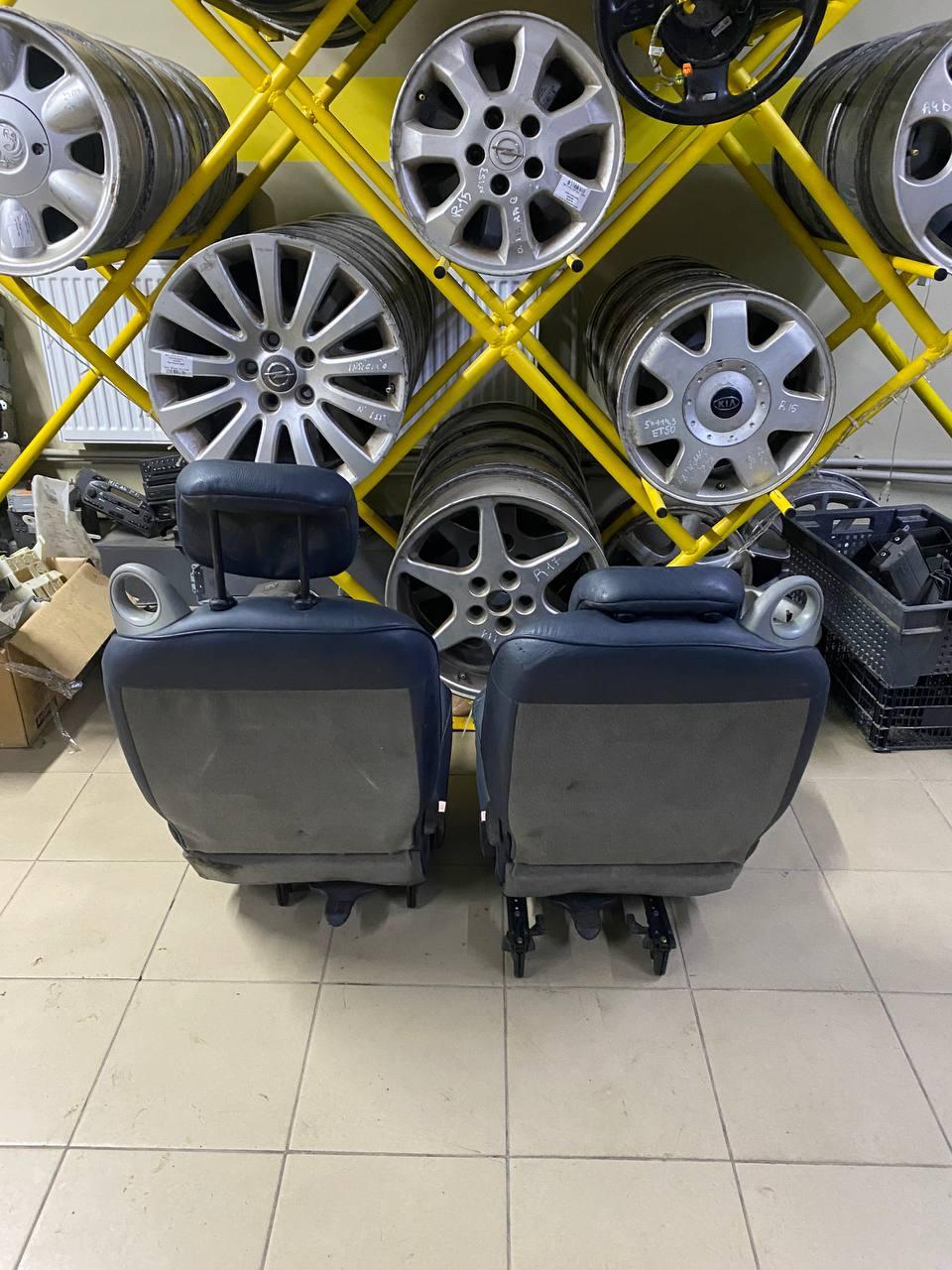 Салон (комплект сидений) AARP81 Renault Scenic купить с доставкой. Огромный выбор салонов. У нас есть практически все.