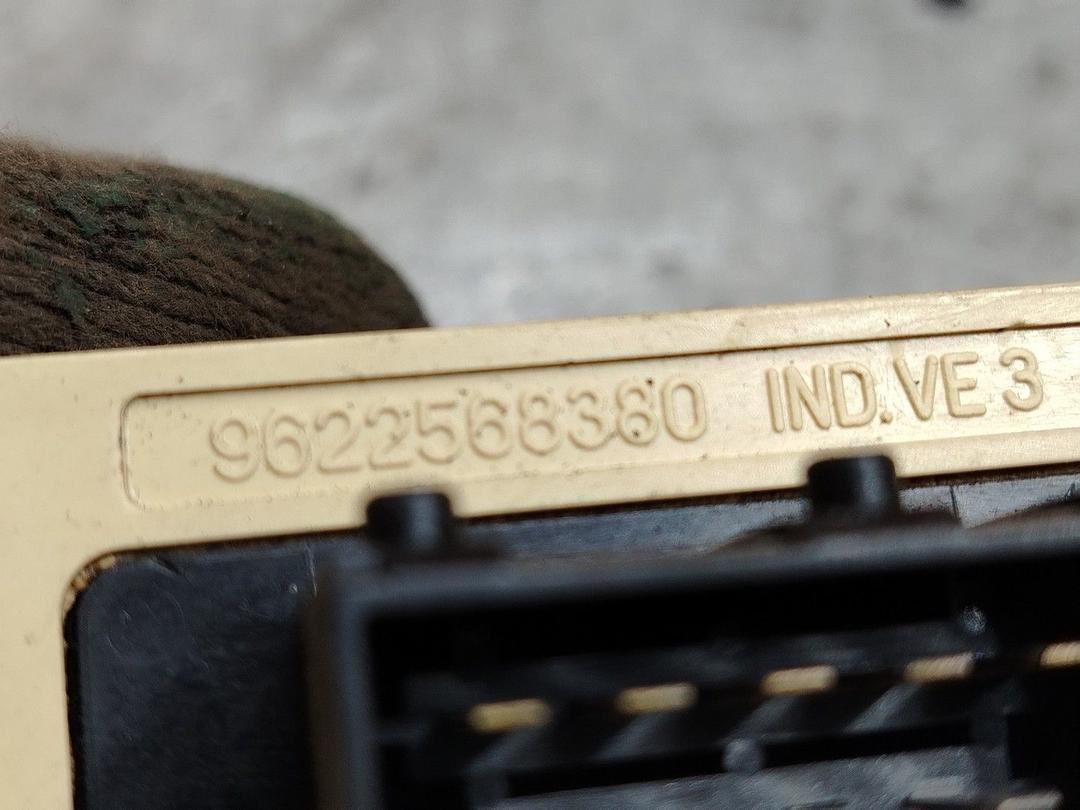 Реле вентилятора CVUOOK Peugeot 605 - Фото 4