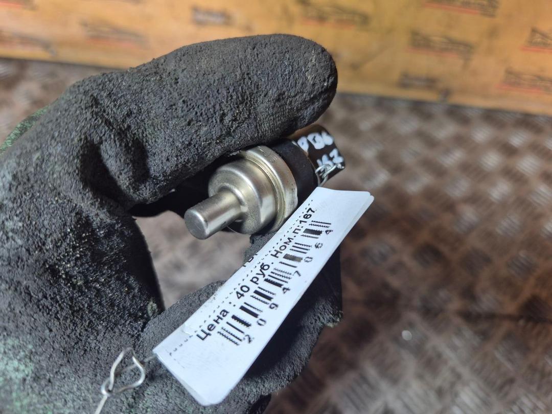 Датчик температуры охлаждающей жидкости YI8FZ6 Volkswagen Passat