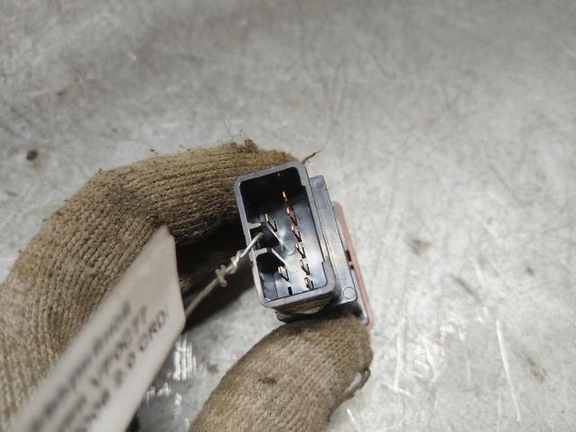 Кнопка аварийной сигнализации VF0C77 Hyundai Trajet купить с доставкой