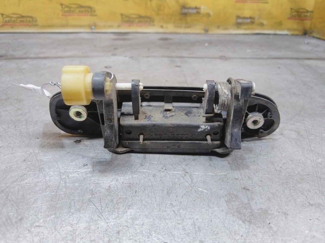 Ручка наружная задняя левая B67AVR Mazda 323F купить