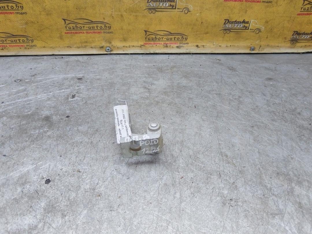 Петля двери передней правой UU9F7Q Volkswagen Polo undefined