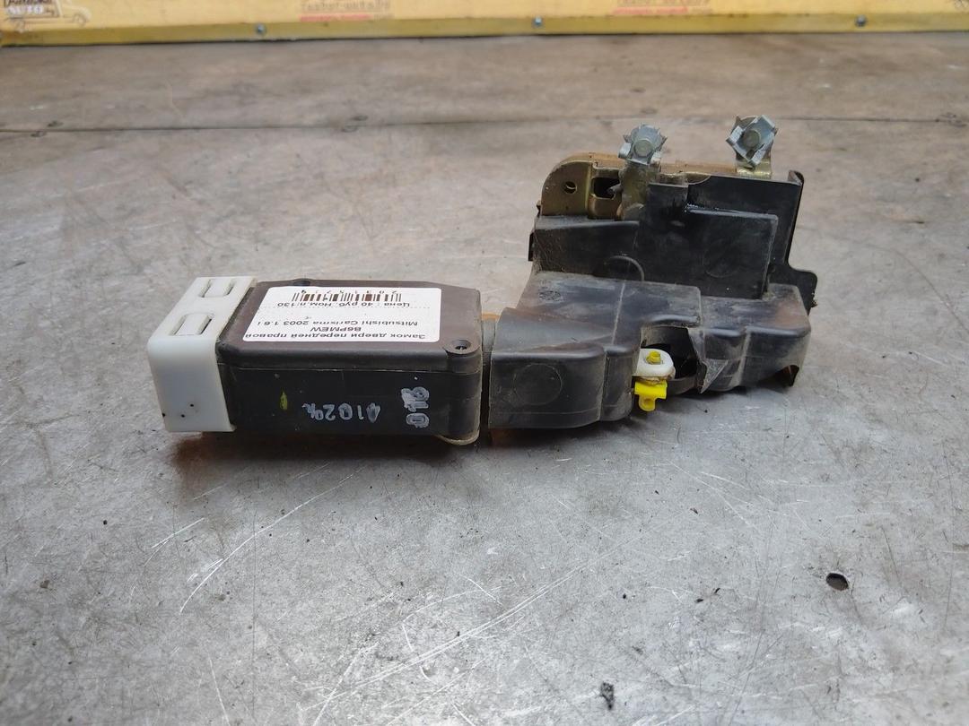 Замок двери передней правой B6PMEW Mitsubishi Carisma - Фото 4