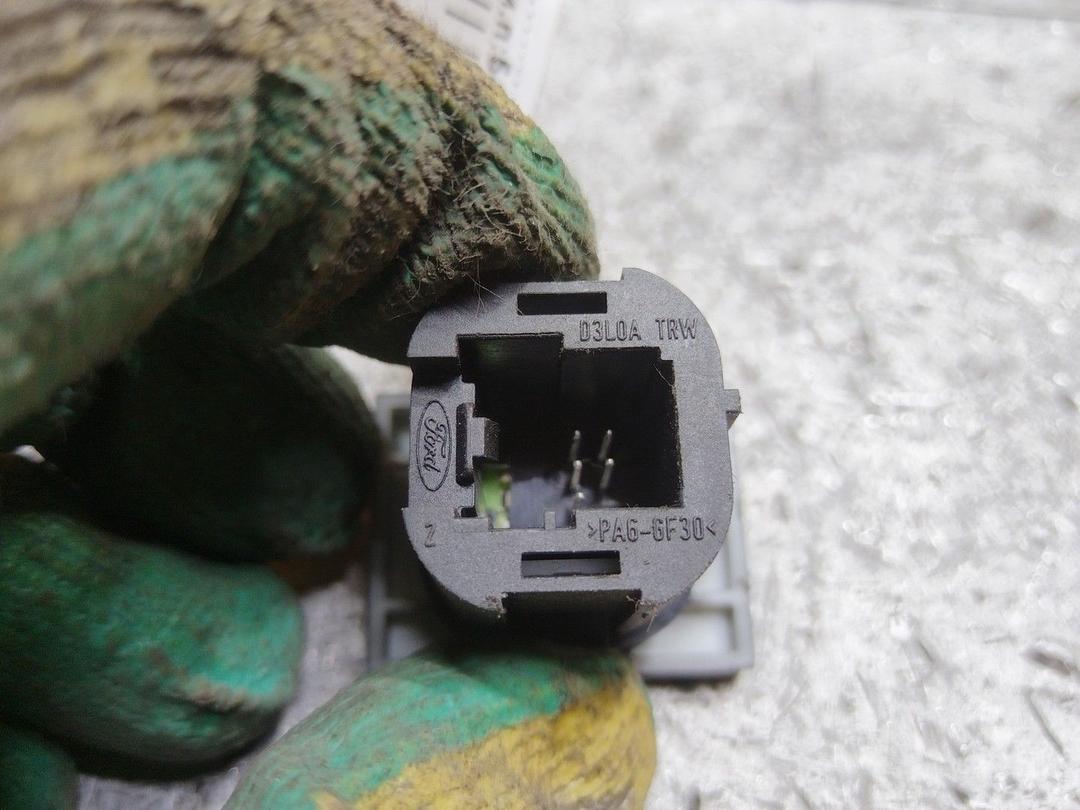 Кнопка подогрева заднего стекла 4TTTZ3 Ford Focus - Фото 3