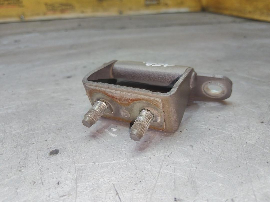 Петля крышки багажника 0MFFUG Kia Sorento - Фото 2