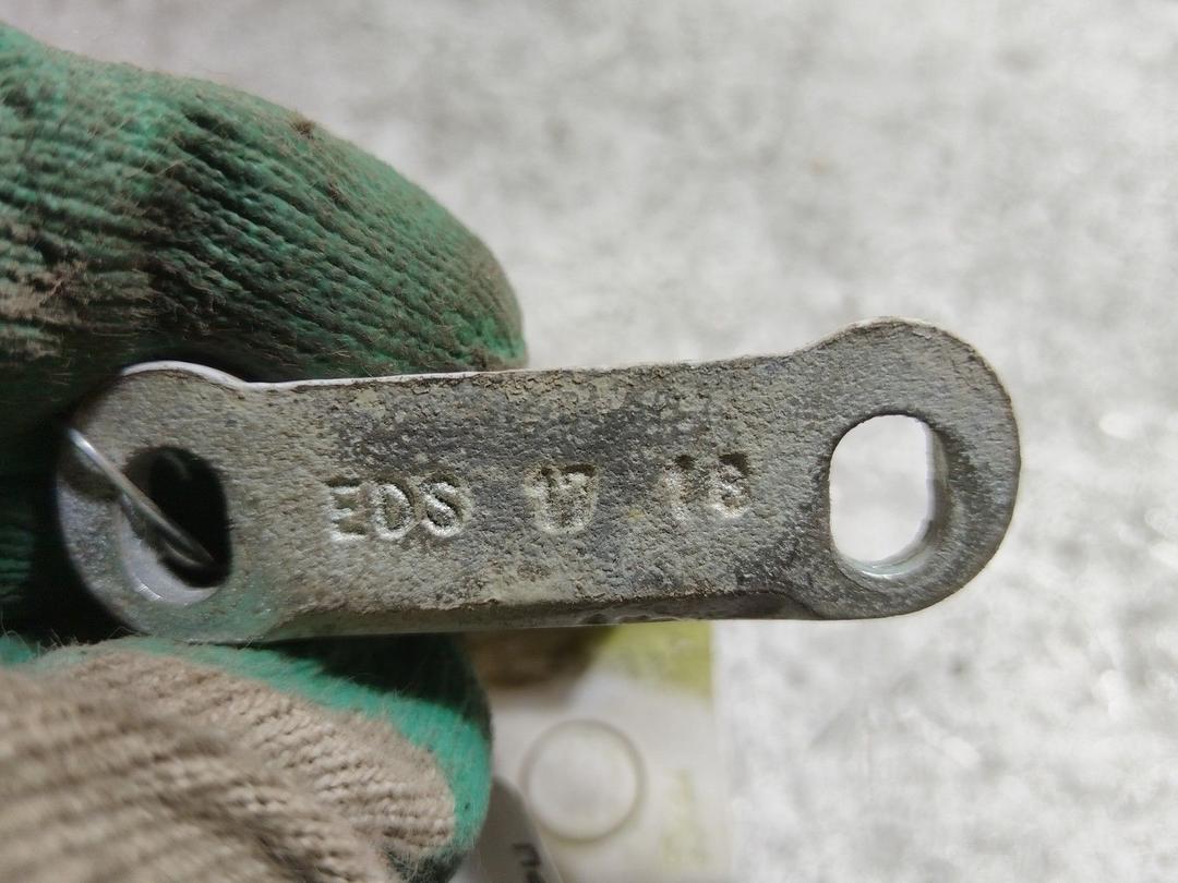 Петля крышки багажника CD9SRS Skoda Fabia купить в магазине запчастей бу