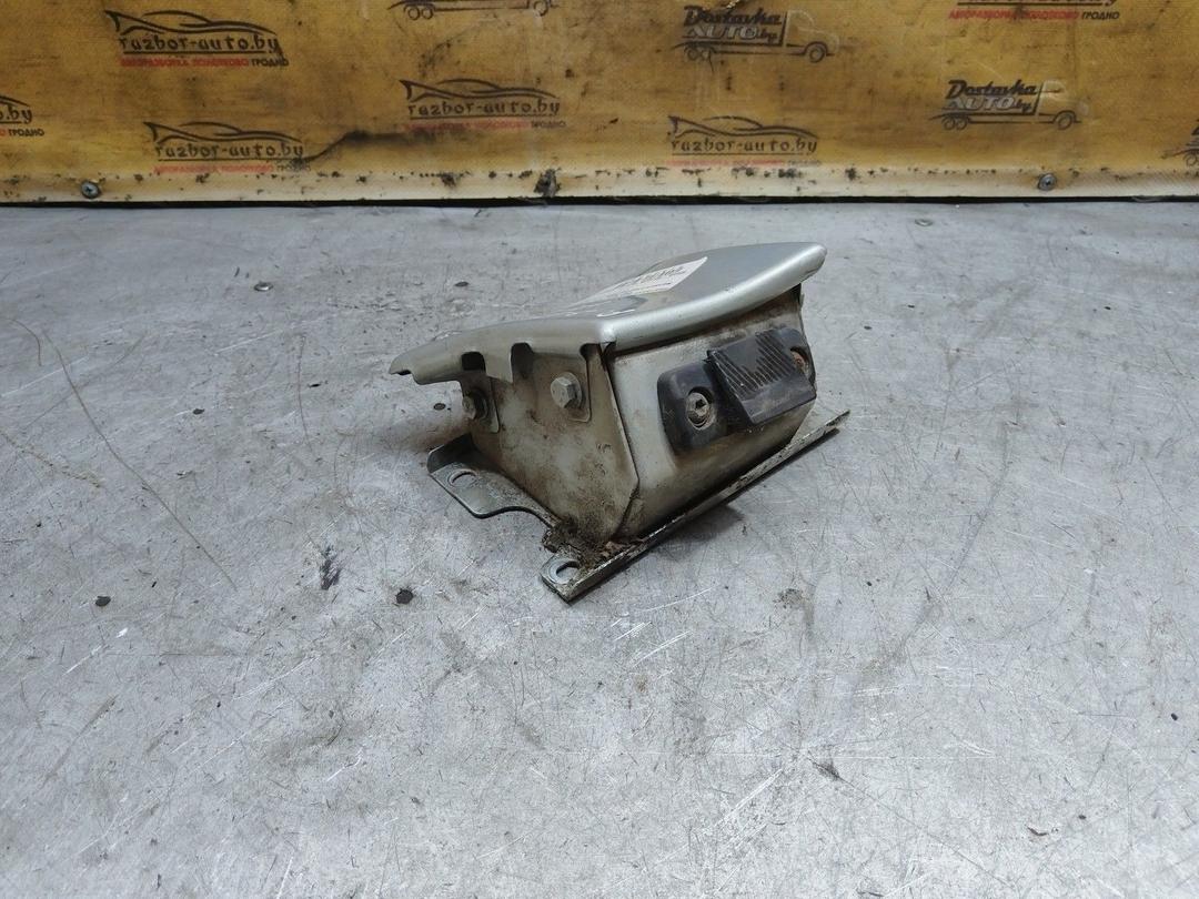 Накладка под фонарь правый O3Y53B Renault Laguna купить