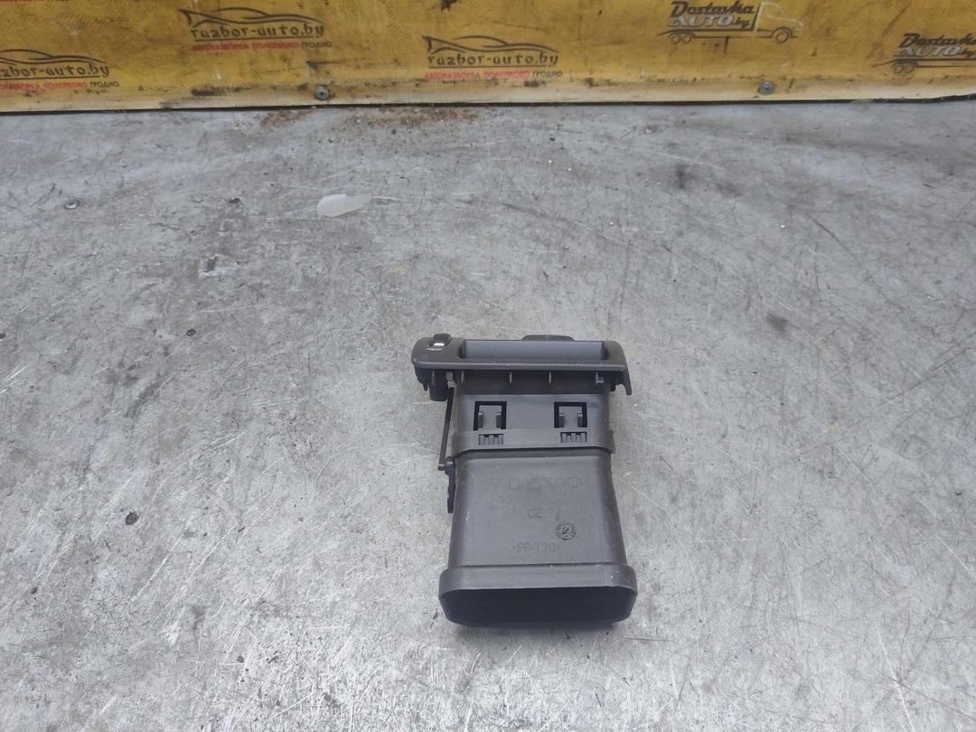 Дефлектор обдува салона 37CM56 Volvo S40 купить на авторазборке