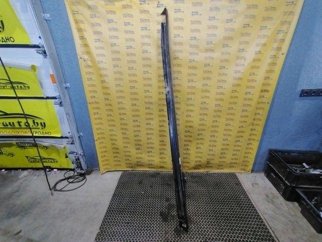 Накладка на порог UM0VPB Toyota Avensis undefined