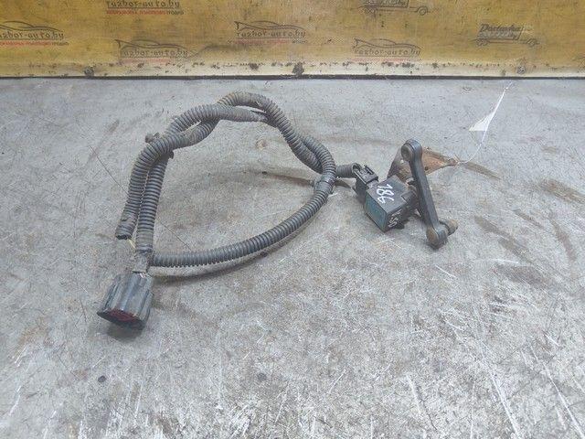 Датчик положения кузова 81V246 Volvo V50