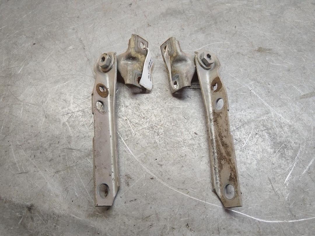 Петля капота FNFRW5 Audi 80 - Фото 1