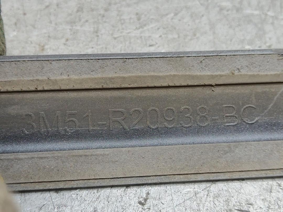 Молдинг двери передней правой OVY9BG Ford Focus - Фото 3