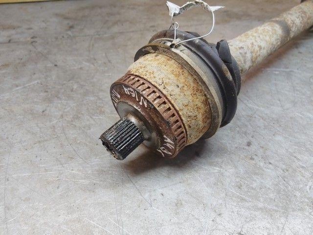 Полуось передняя правая (приводной вал, ШРУС) GVRAVU Audi A4 купить