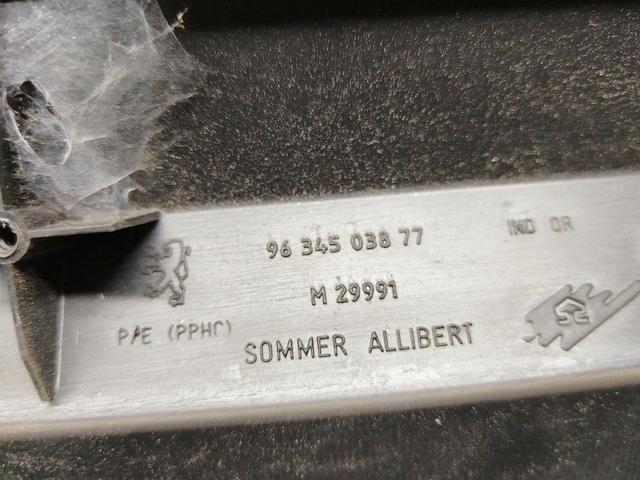 Бардачок 0RW9BT Peugeot 307 купить на авторазборке