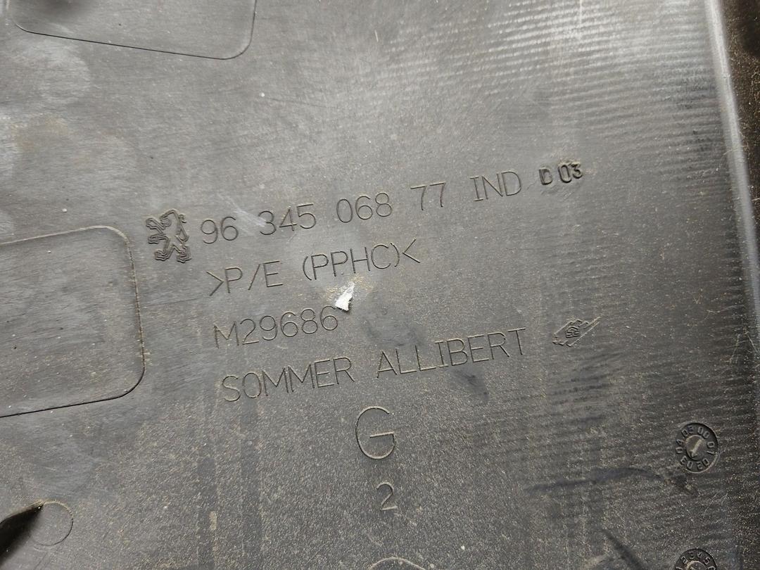 Пластик салона P6J054 Peugeot 307 купить с доставкой