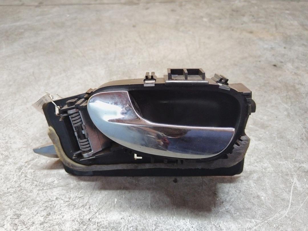 Ручка внутренняя передняя левая LJU9A7 Peugeot 307