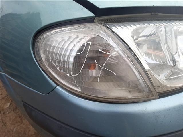 Поворотник правый 081139