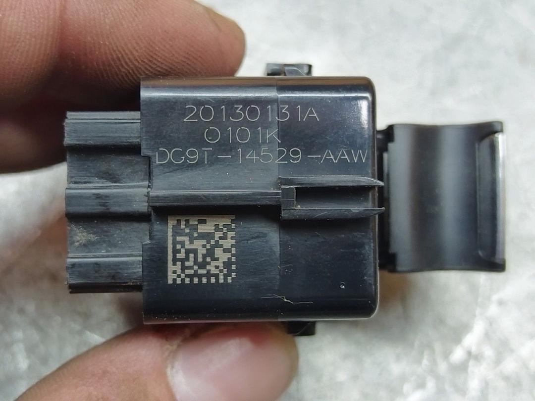 Кнопка стеклоподъемника переднего правого 7HZGJS Ford Fusion - Фото 4