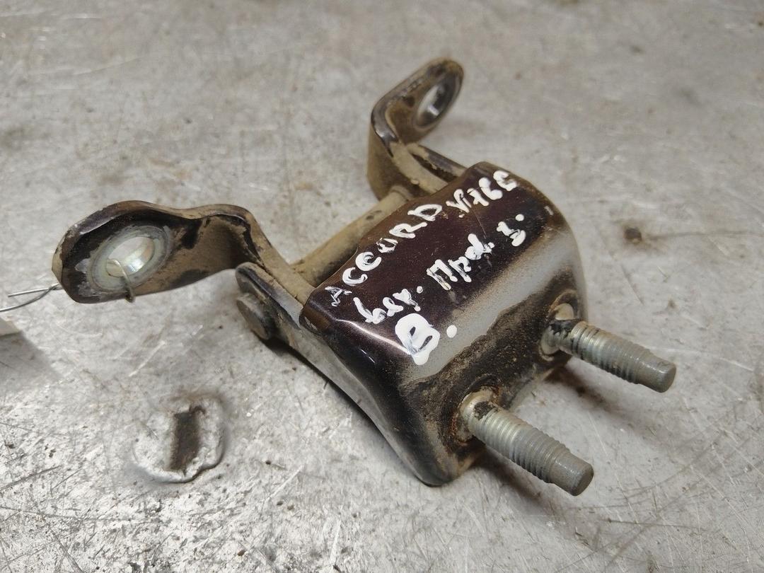 Петля двери задней правой CSW8VR Honda Accord