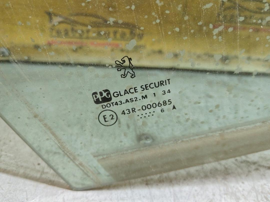 Стекло двери передней правой 92MWW4 Peugeot 406 купить