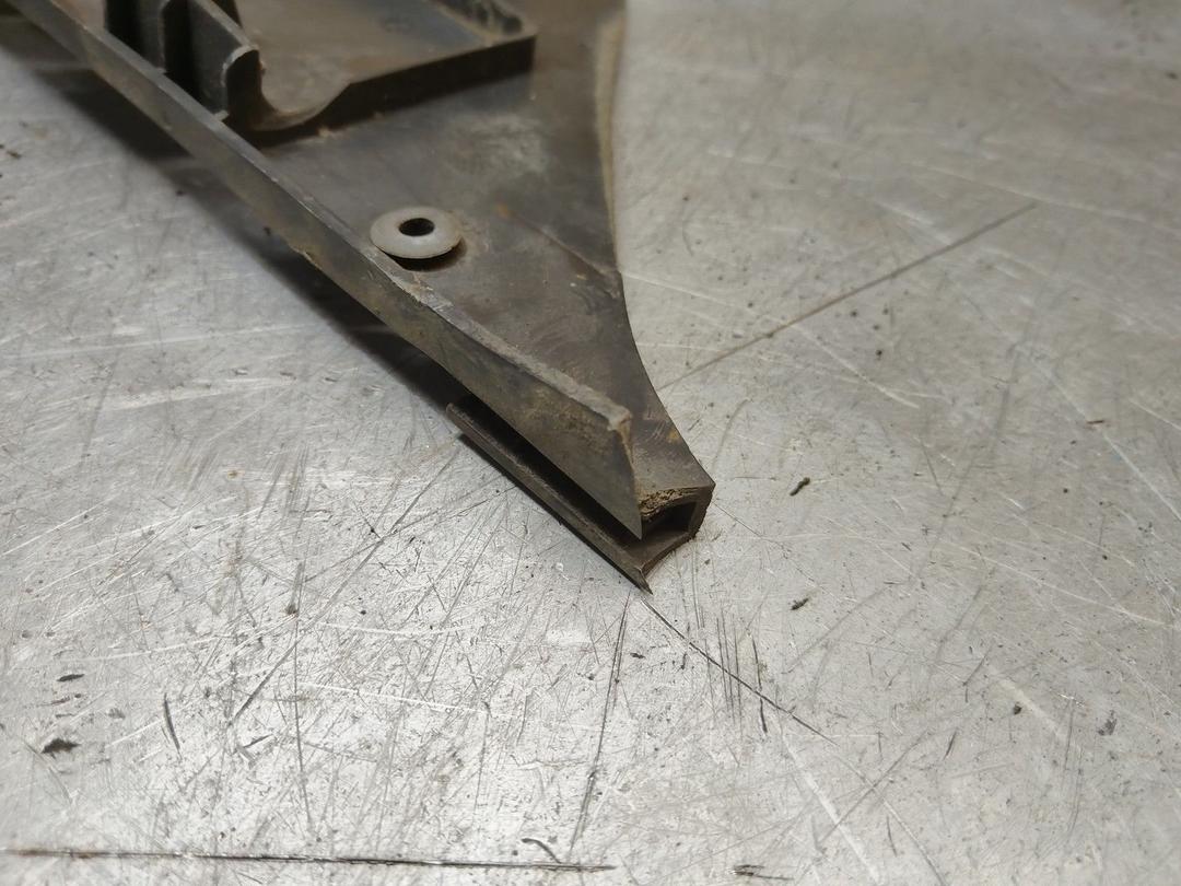 Кронштейн крепления бампера заднего LD8U86 Ford Galaxy купить в магазине запчастей бу