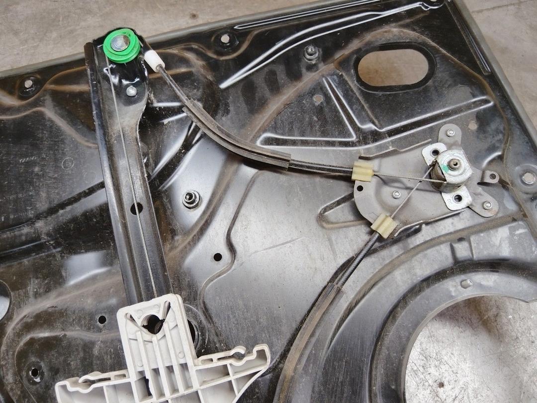 Стеклоподъемник задний правый 8FY34Q Volkswagen Passat - Фото 4