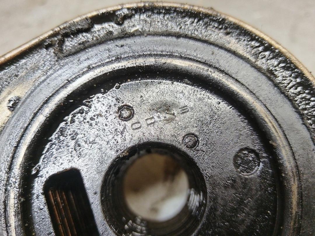 Теплообменник масляного фильтра ZCUXR1 Renault Scenic RX4 купить в магазине запчастей бу