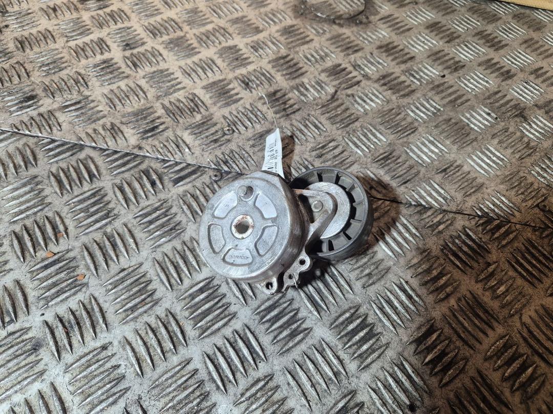 Натяжитель ремня генератора UOQXI1 Peugeot 406 - Фото 1