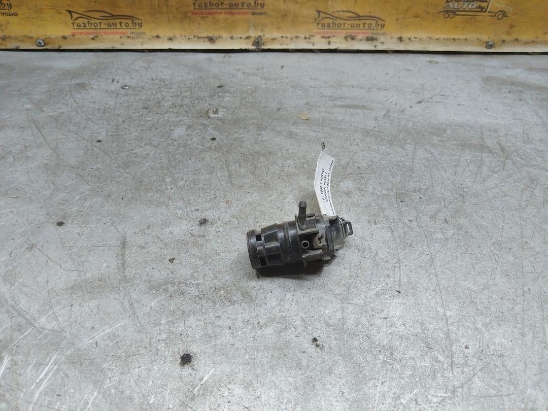 Насос (моторчик) омывателя стекла HAMC2C Mazda 3