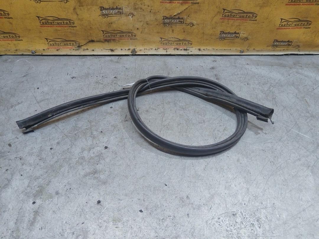 Уплотнитель капота 3YE7EM Audi A4